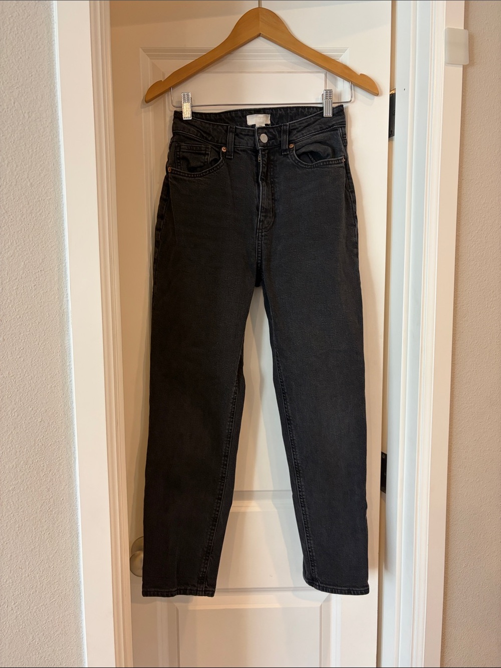 H&M High-Rise Black Straight Jeans